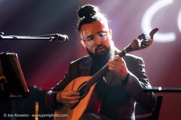 Cordeone: Um Músico Autêntico e Apaixonado pela Diversidade Sonora